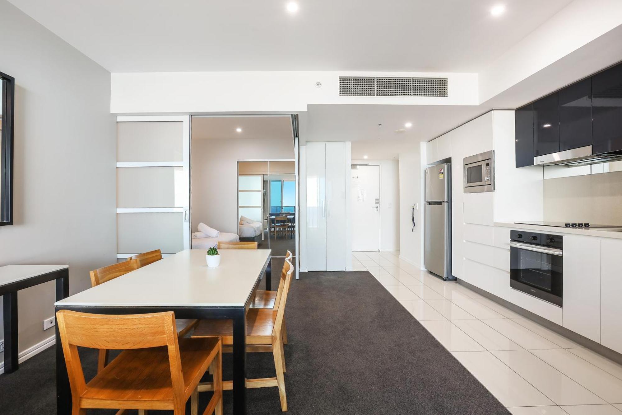 Number 1 H Residences - Wifi, Parking & More By Gold Coast Holidays المظهر الخارجي الصورة